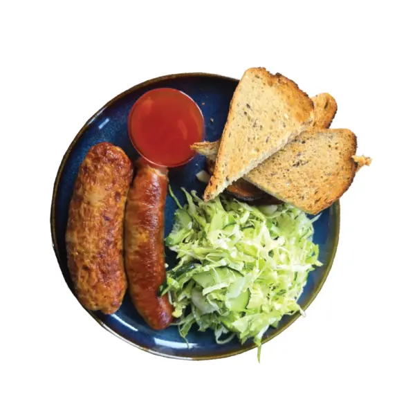 Cârnăciori cu salată